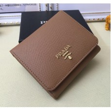 Portfele Prada 1M0176 ze skóry saffiano w kolorze brązowym