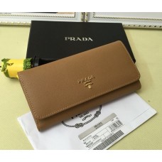 Portfel Prada 1M1132 ze skóry saffiano w kolorze brązowym