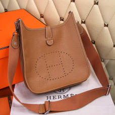 Hermes Evelyne III Togo Skórzana Torba na Ramię Brązowa